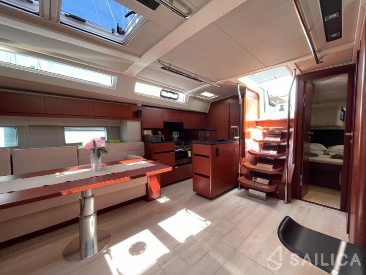Hanse 548 - 5 + 1 cab. - Yacht Charter Sailica