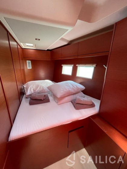 Hanse 548 - 5 + 1 cab. - Yacht Charter Sailica