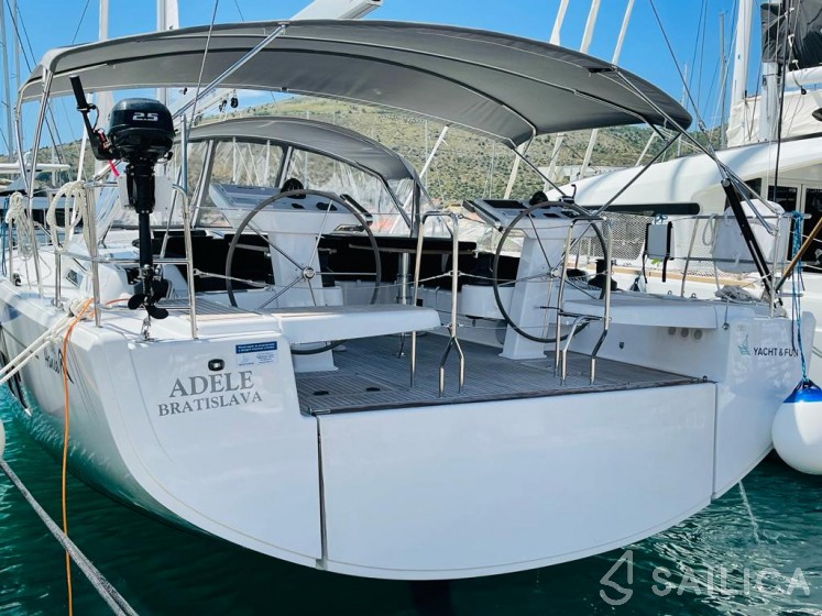 Hanse 548 - 5 + 1 cab. - Yacht Charter Sailica