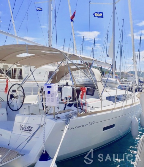 Sun Odyssey 389 - Yacht Charter Sailica