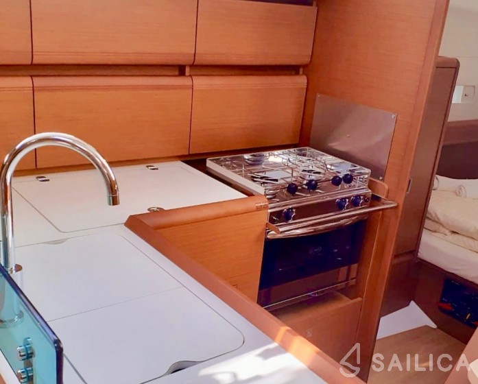 Sun Odyssey 389 - Yacht Charter Sailica