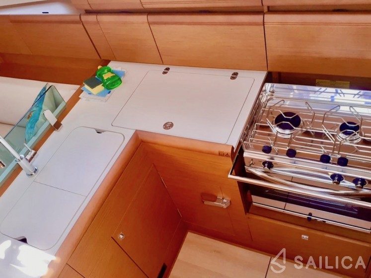 Sun Odyssey 389 - Yacht Charter Sailica