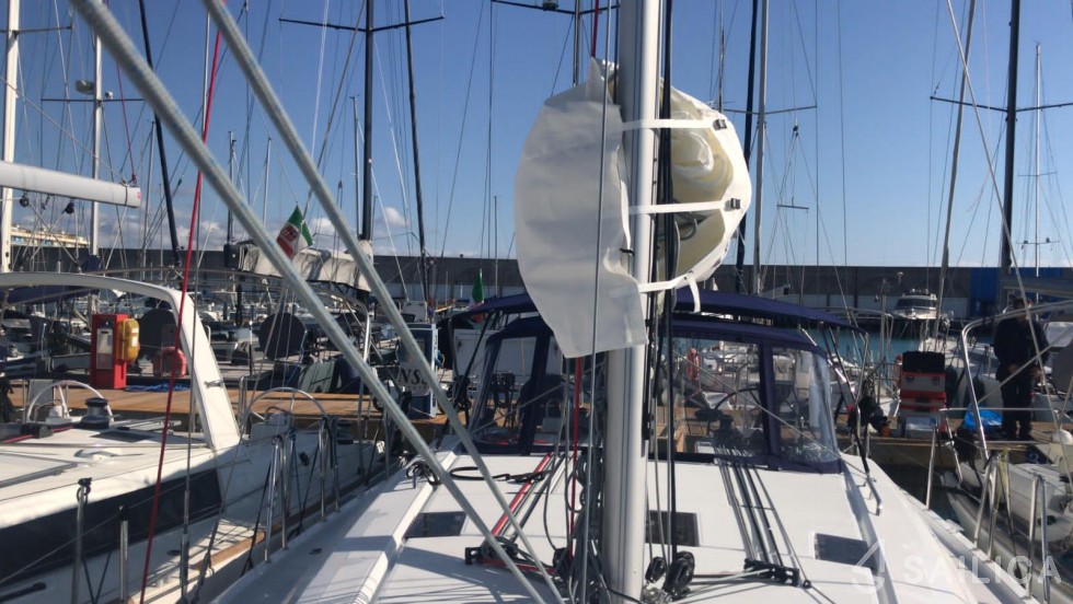 Oceanis 40.1 - Yacht Charter Sailica