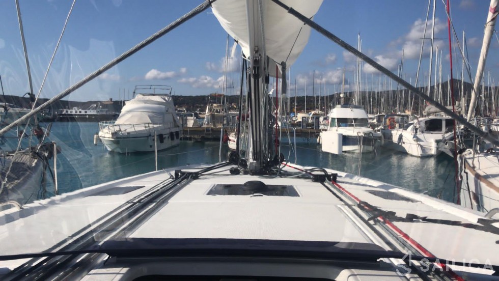Oceanis 40.1 - Yacht Charter Sailica