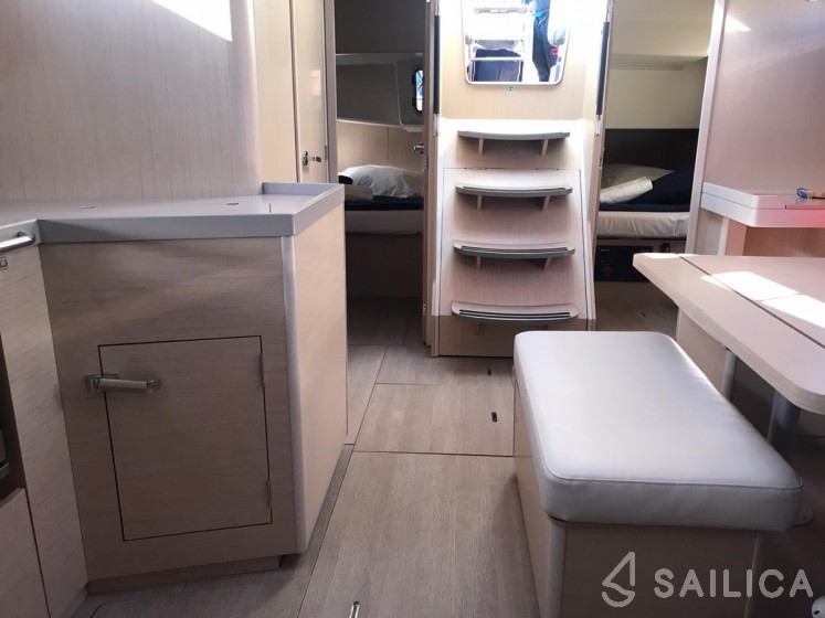 Oceanis 40.1 - Yacht Charter Sailica