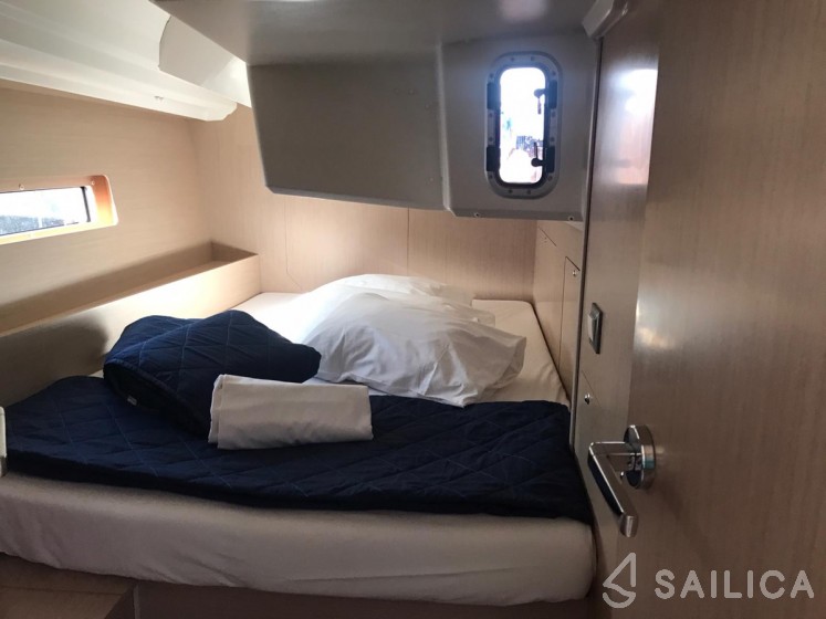 Oceanis 40.1 - Yacht Charter Sailica