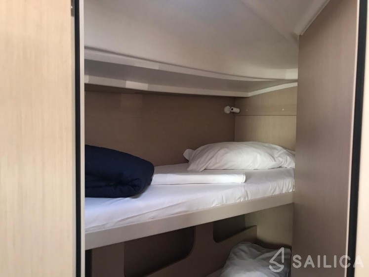 Oceanis 40.1 - Yacht Charter Sailica