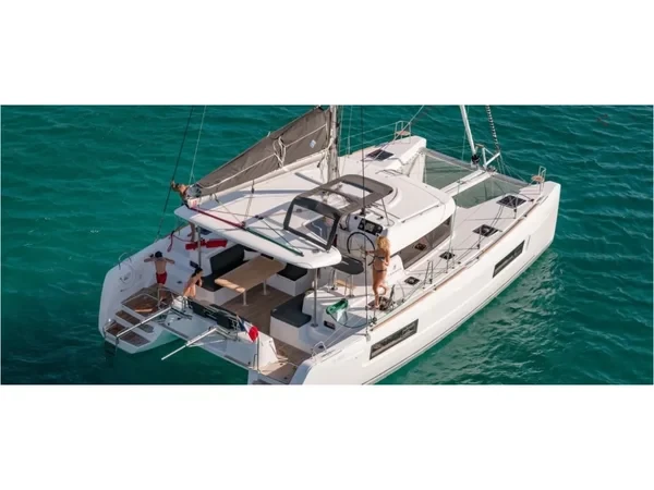 Lagoon 40 - Yacht Charter Sailica