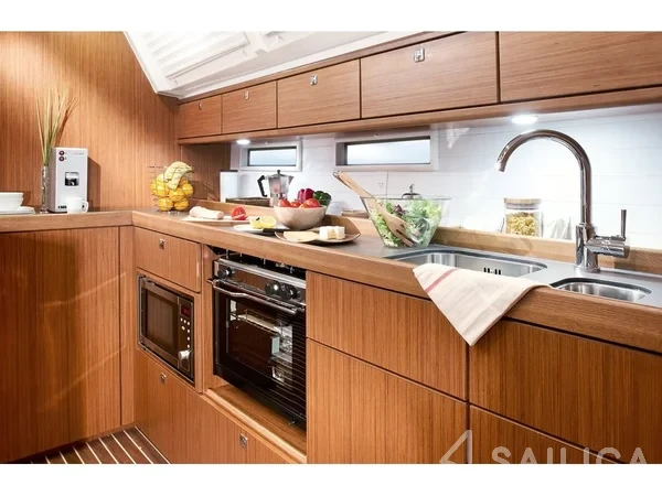Bavaria 46 Cruiser - Yacht Charter Sailica