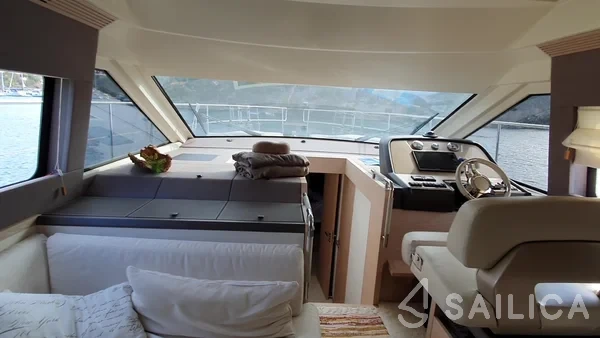 Monte Carlo 5 - Yacht Charter Sailica