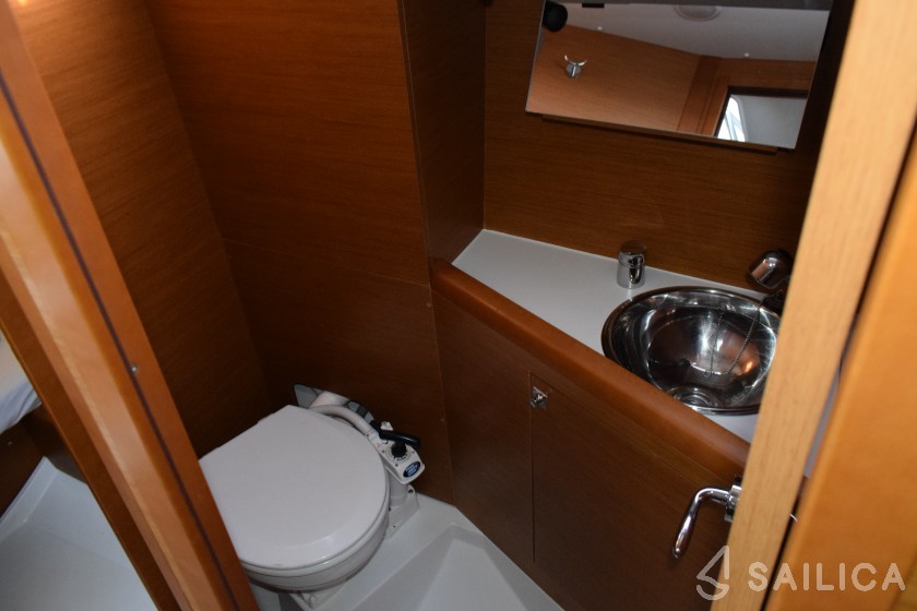 Sun Odyssey 349 - Yacht Charter Sailica