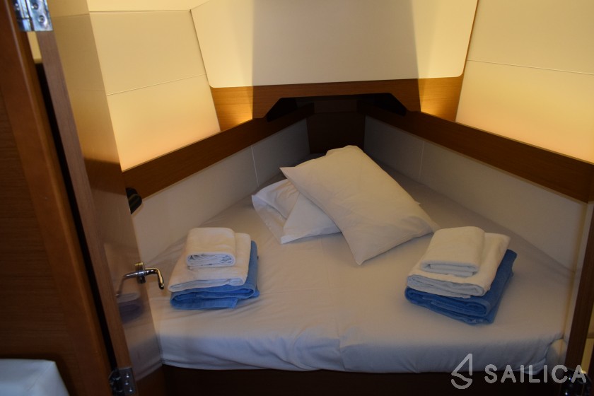 Sun Odyssey 349 - Yacht Charter Sailica