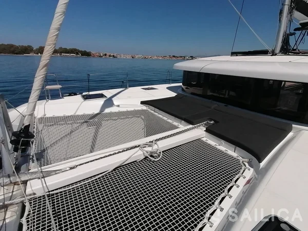 Lagoon 42 - Yacht Charter Sailica
