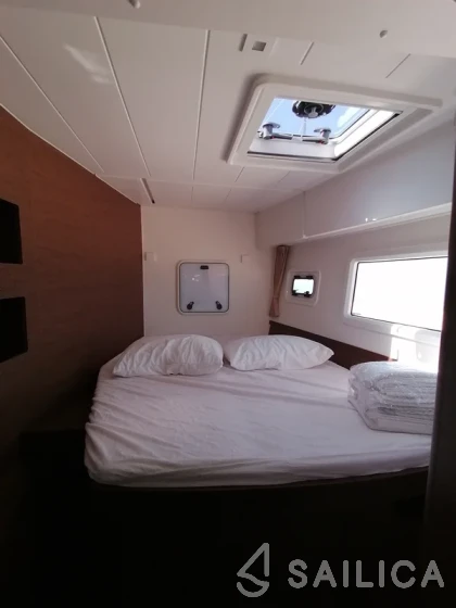 Lagoon 42 - Yacht Charter Sailica