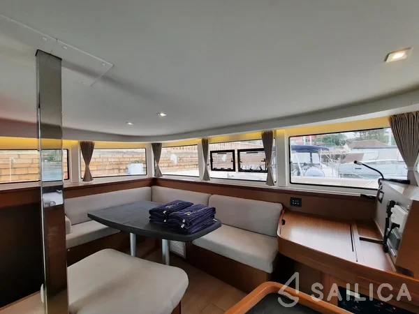 Lagoon 42 - Yacht Charter Sailica