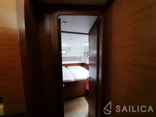 Lagoon 42 - Yacht Charter Sailica