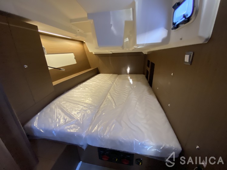 Oceanis 46.1 - Yacht Charter Sailica