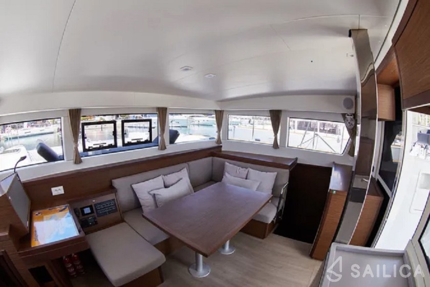 Lagoon 40 - Yacht Charter Sailica