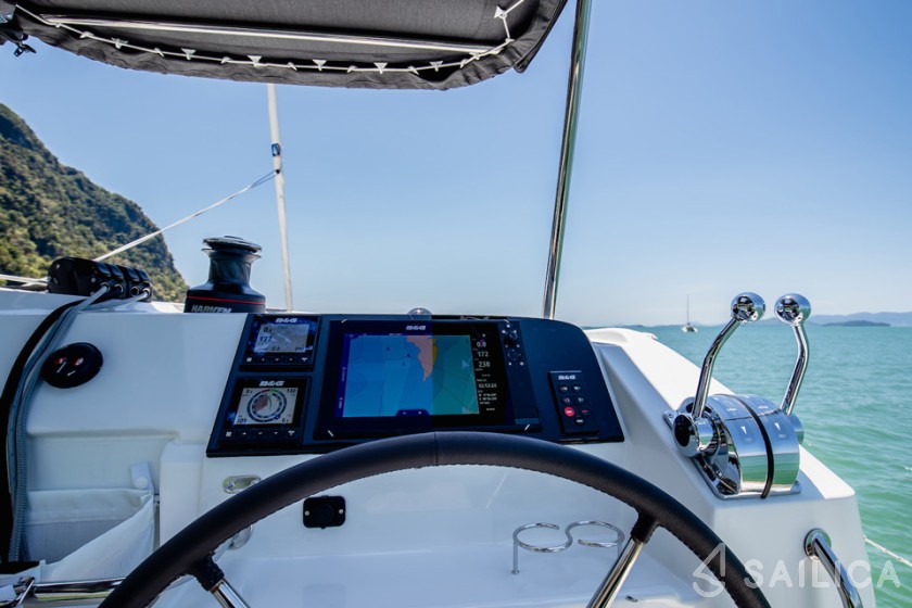 Lagoon 40 - Yacht Charter Sailica
