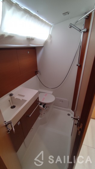 Sun Odyssey 519 - Yacht Charter Sailica