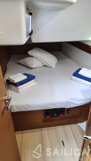Sun Odyssey 519 - Yacht Charter Sailica