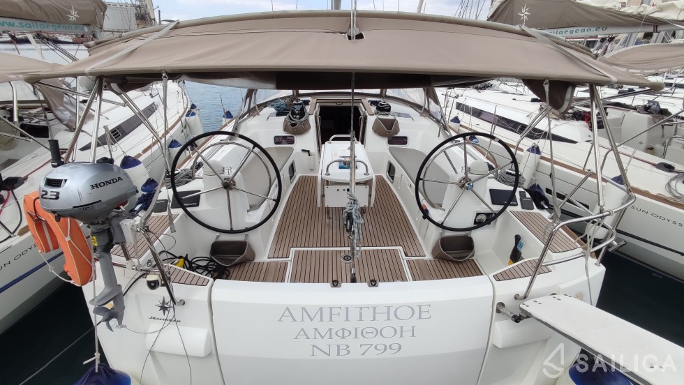 Sun Odyssey 519 - Yacht Charter Sailica