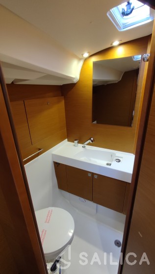 Sun Odyssey 519 - Yacht Charter Sailica