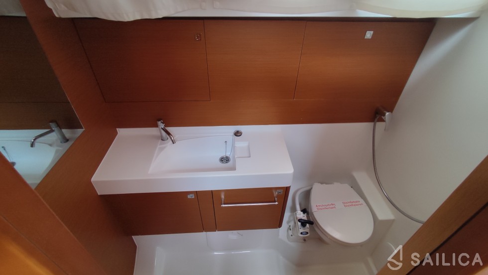 Sun Odyssey 519 - Yacht Charter Sailica