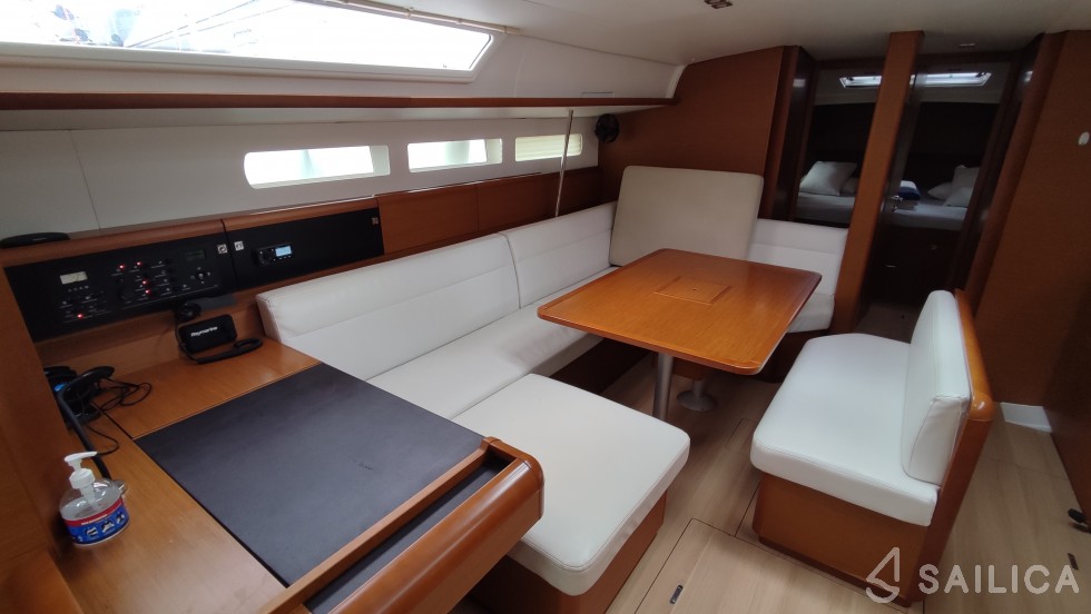 Sun Odyssey 519 - Yacht Charter Sailica
