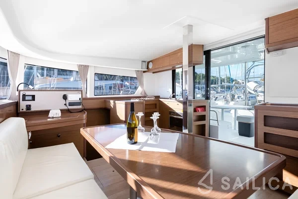 Lagoon 42 - Yacht Charter Sailica
