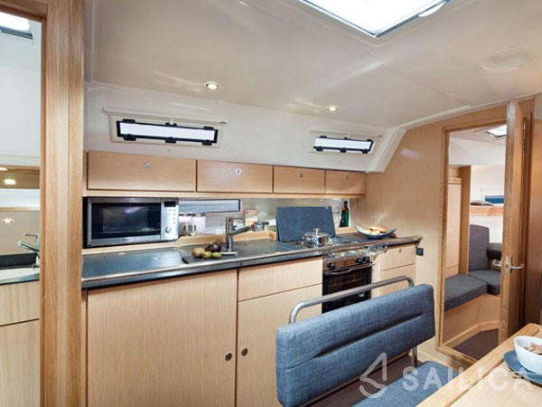 Bavaria 40 Cruiser S - Yacht Charter Sailica