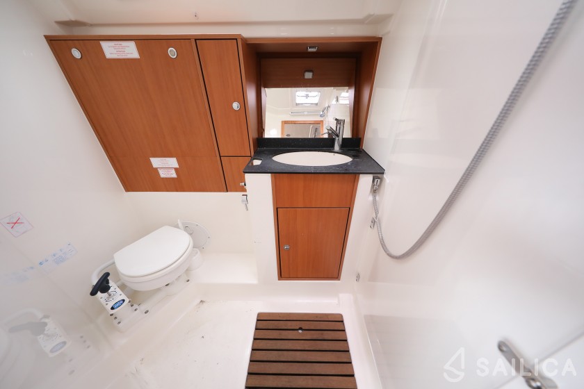 Bavaria 40 Cruiser S - Yacht Charter Sailica