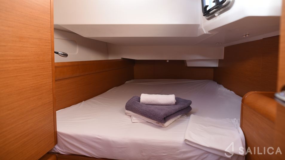 Sun Odyssey 419 - Yacht Charter Sailica