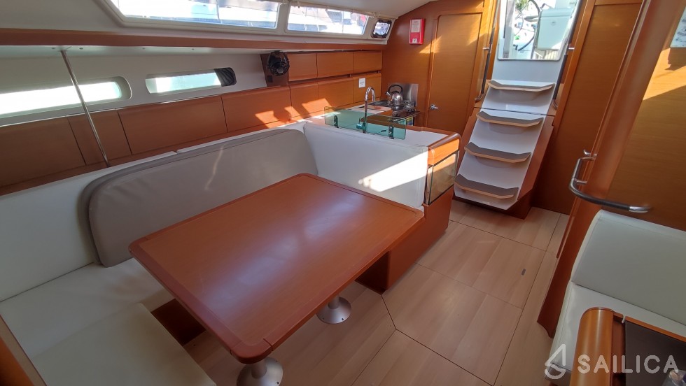 Sun Odyssey 419 - Yacht Charter Sailica