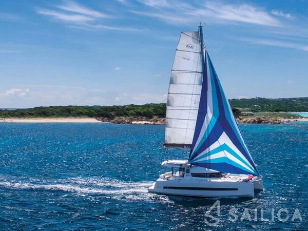 Bali 4.1 - Yacht Charter Sailica