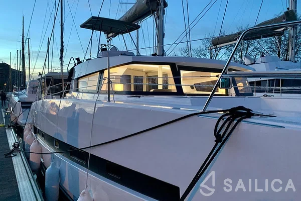 Bali 4.1 - Yacht Charter Sailica