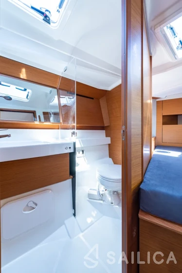 Sun Odyssey 410 - Yacht Charter Sailica