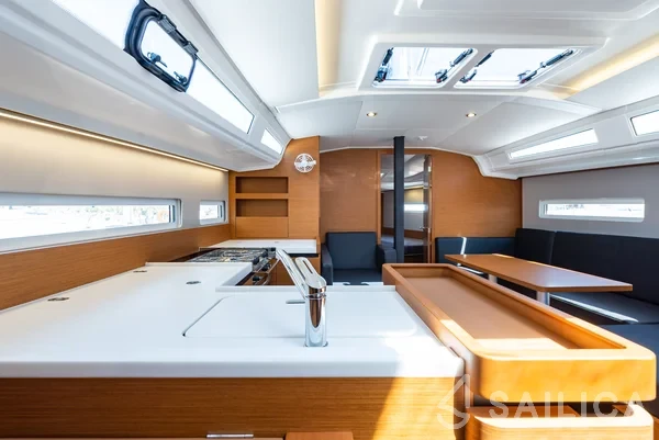 Sun Odyssey 410 - Yacht Charter Sailica