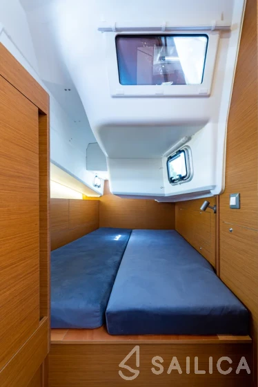 Sun Odyssey 410 - Yacht Charter Sailica