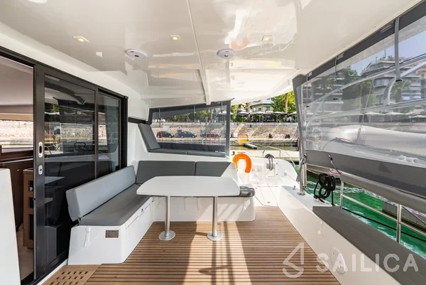 Lagoon 42 - Yacht Charter Sailica