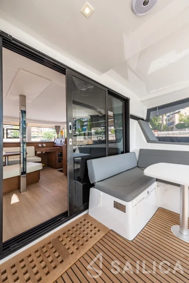 Lagoon 42 - Yacht Charter Sailica