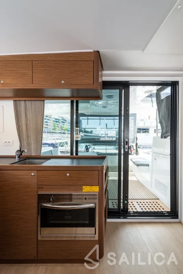 Lagoon 42 - Yacht Charter Sailica