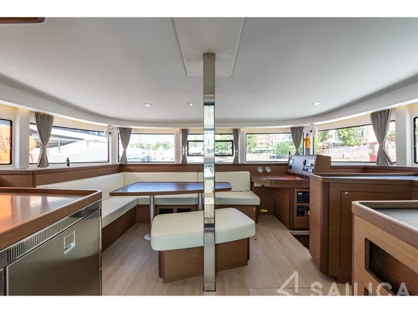Lagoon 42 - Yacht Charter Sailica