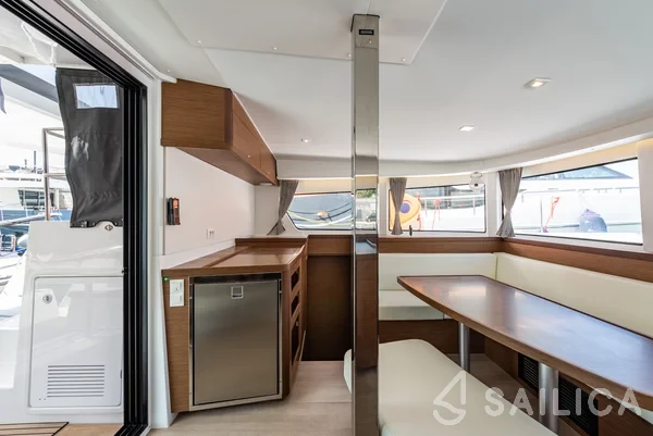 Lagoon 42 - Yacht Charter Sailica