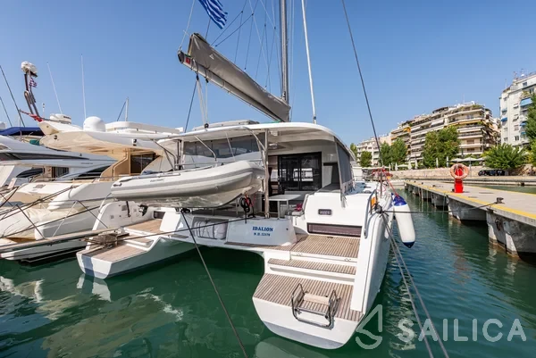Lagoon 42 - Yacht Charter Sailica