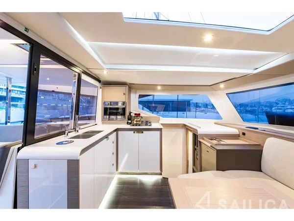 Isla 40 - Yacht Charter Sailica