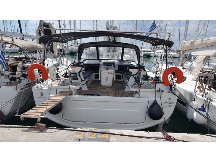 Oceanis 51.1 - Yacht Charter Sailica