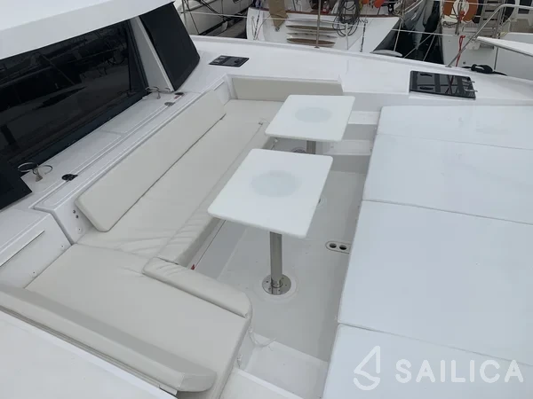 Bali 4.1 - Yacht Charter Sailica
