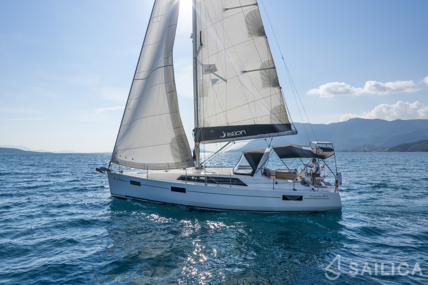 Oceanis 41.1 - Yacht Charter Sailica