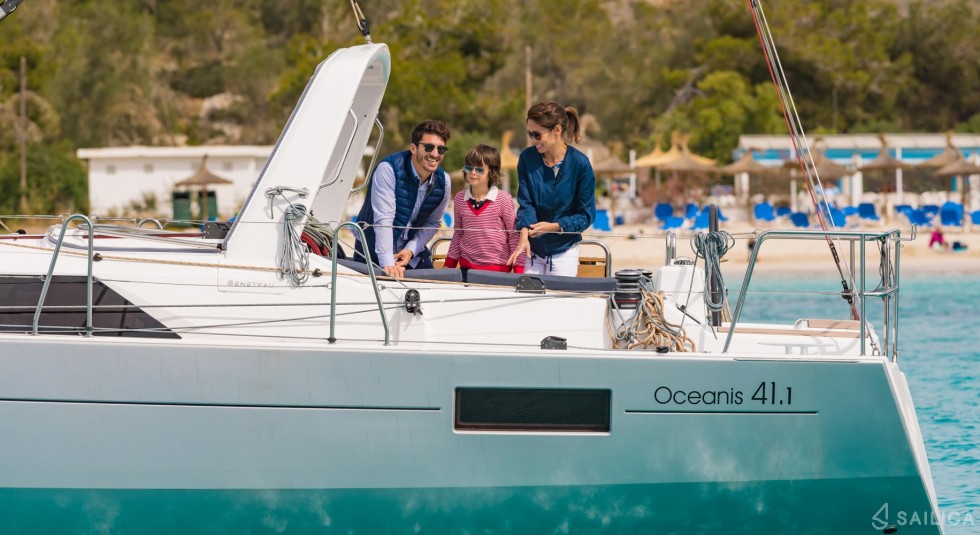Oceanis 41.1 - Yacht Charter Sailica